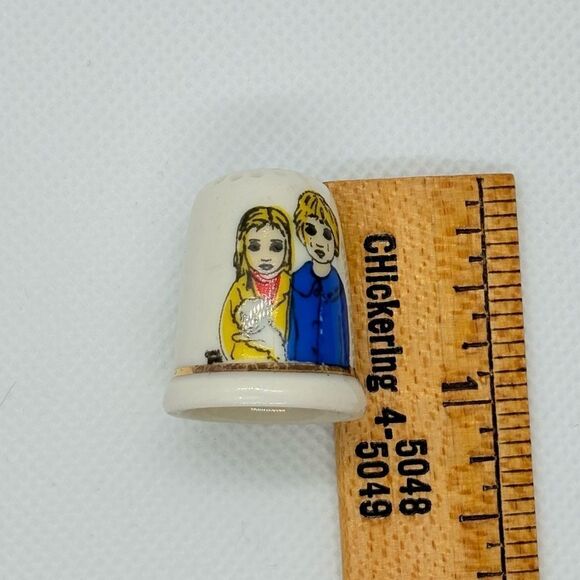 Vintage Ltd Ed. Clover Thimble “Lost” a painting claimed to be by Walter Keane - Picture 9 of 11